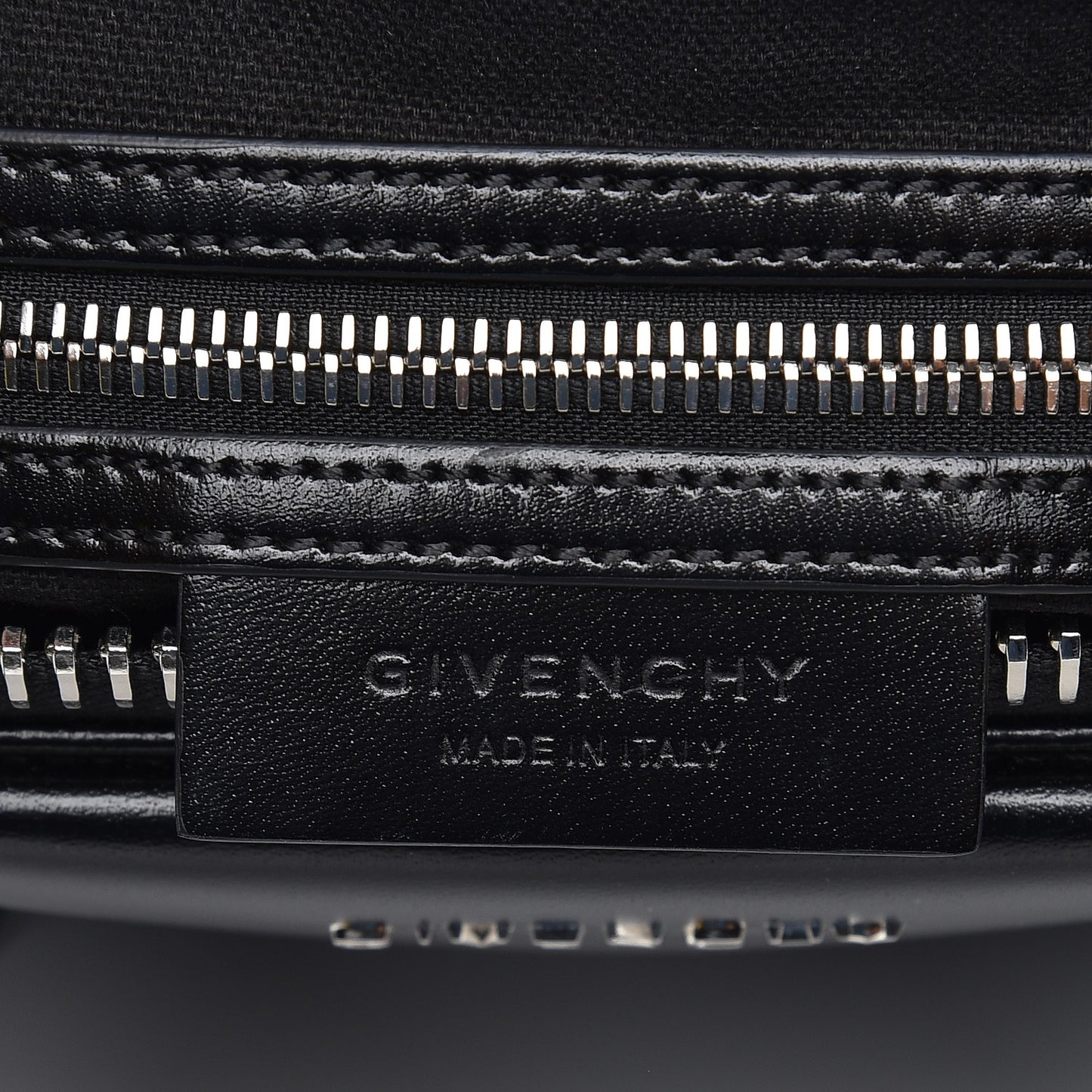 Shiny Lord Calfskin Small Antigona Black