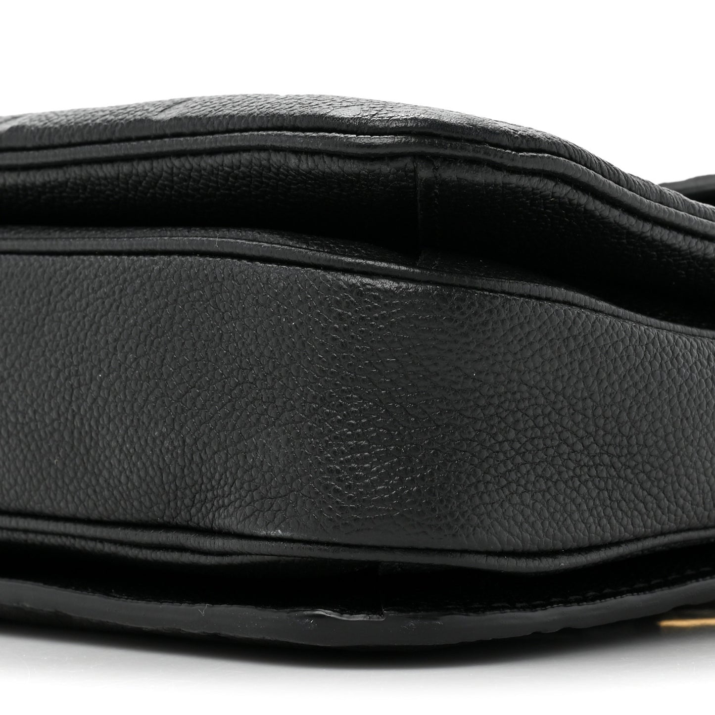 LOUIS VUITTON Empreinte Pochette Metis Black