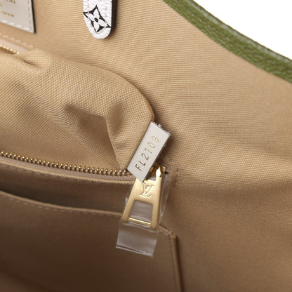 Louis Vuitton Monogram Giant Onthego GM Kaki Beige 16 of 18