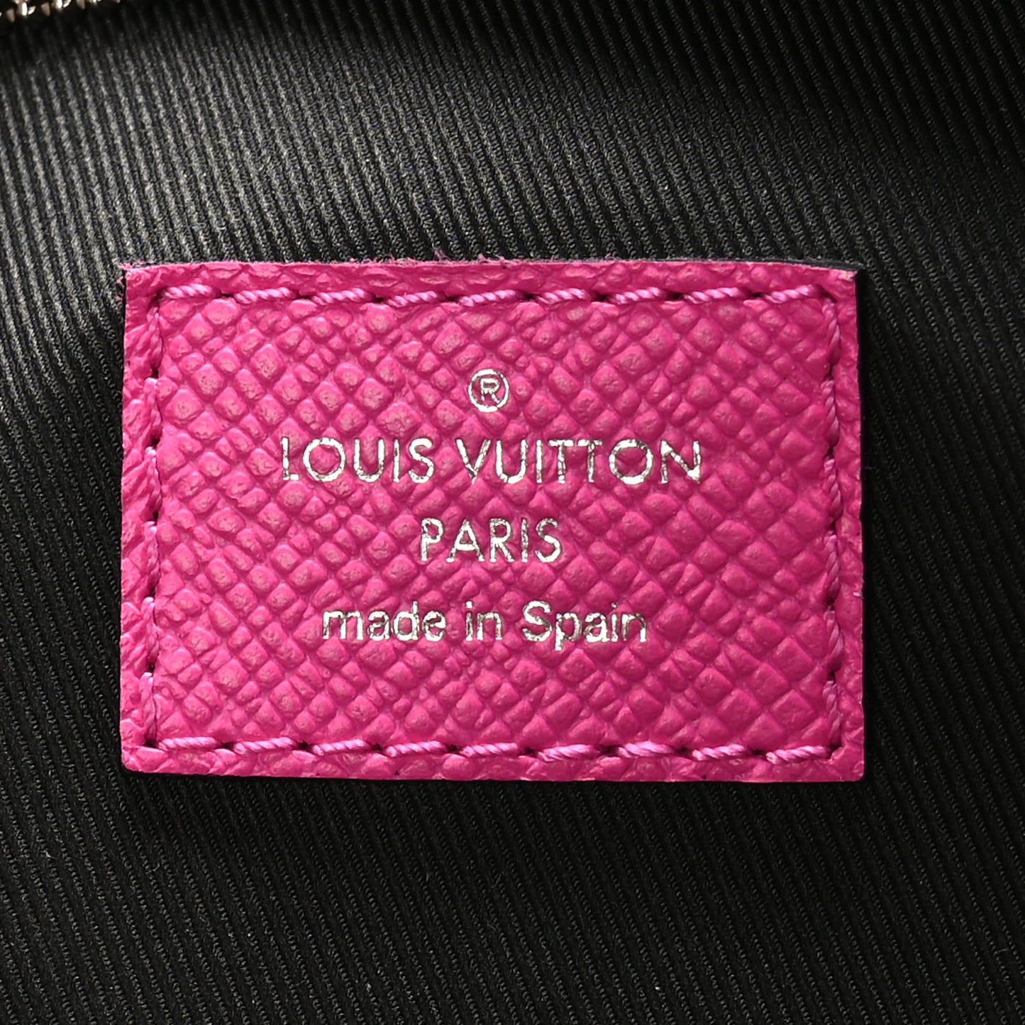 Taigarama Outdoor Slingbag Fuchsia