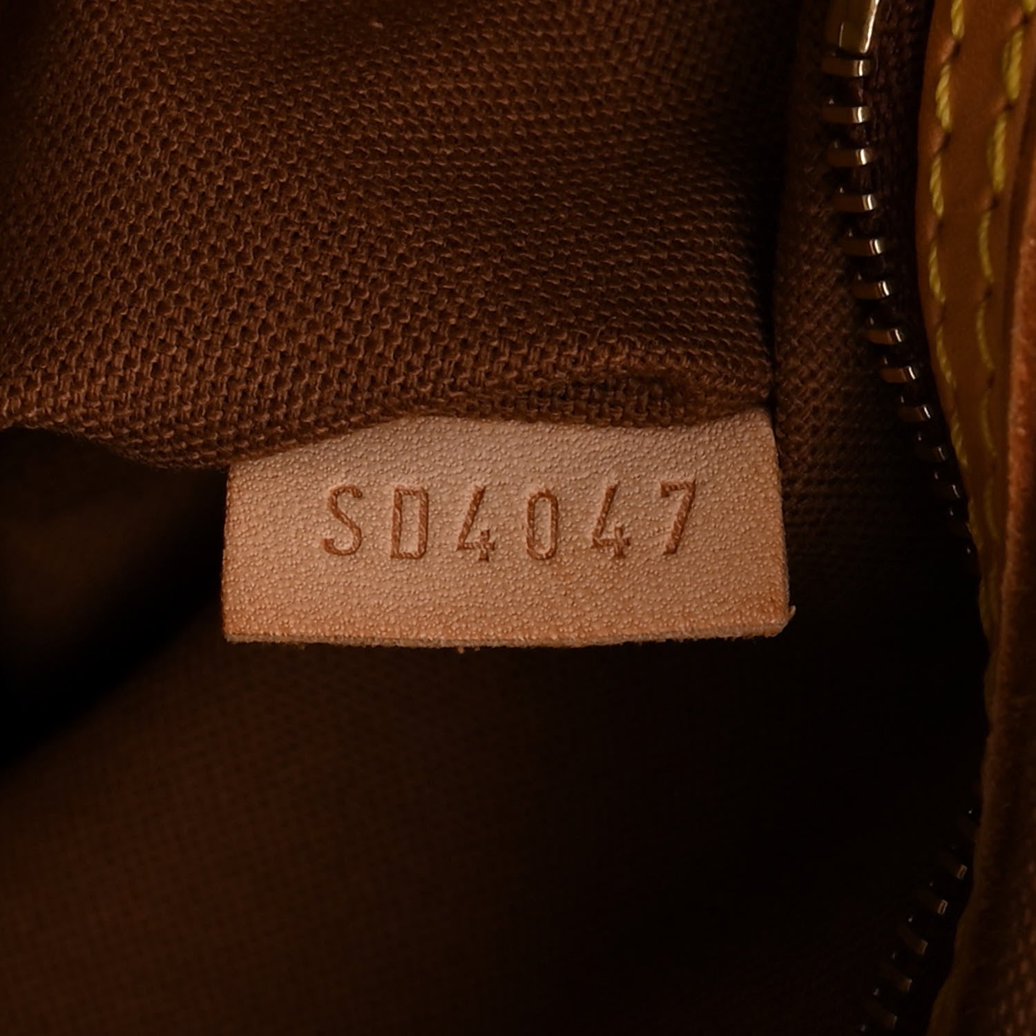 Louis Vuitton Monogram Batignolles Vertical 7 of 14
