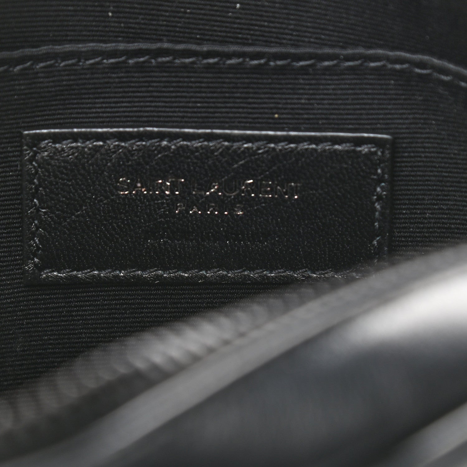 Saint Laurent Calfskin Matelasse Chevron Round Vinyle Camera Bag Black 6 of 9