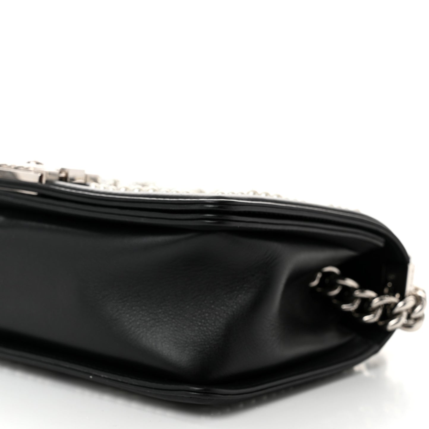 Calfskin Pearl Chevron Medium Boy Flap Black