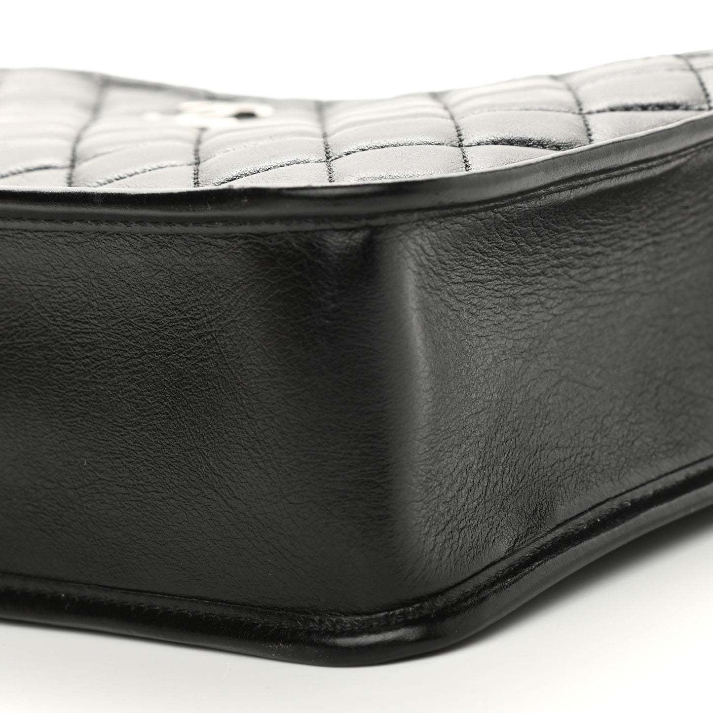 Aged Calfskin Quilted Large Working Vibe Camera Case Black