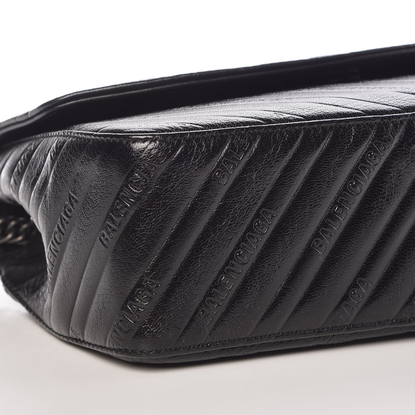Shiny Goatksin Logo Embossed Monochrome M BB Round Shoulder Bag Black