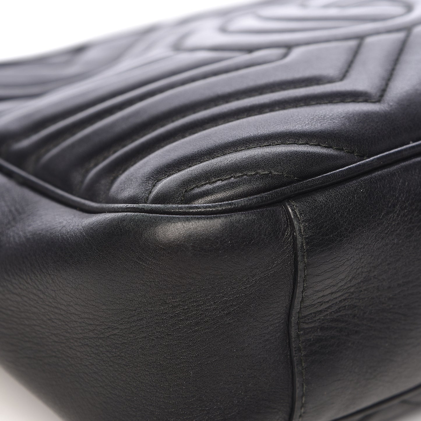 Calfskin Matelasse Medium GG Marmont Chain Shoulder Bag Black