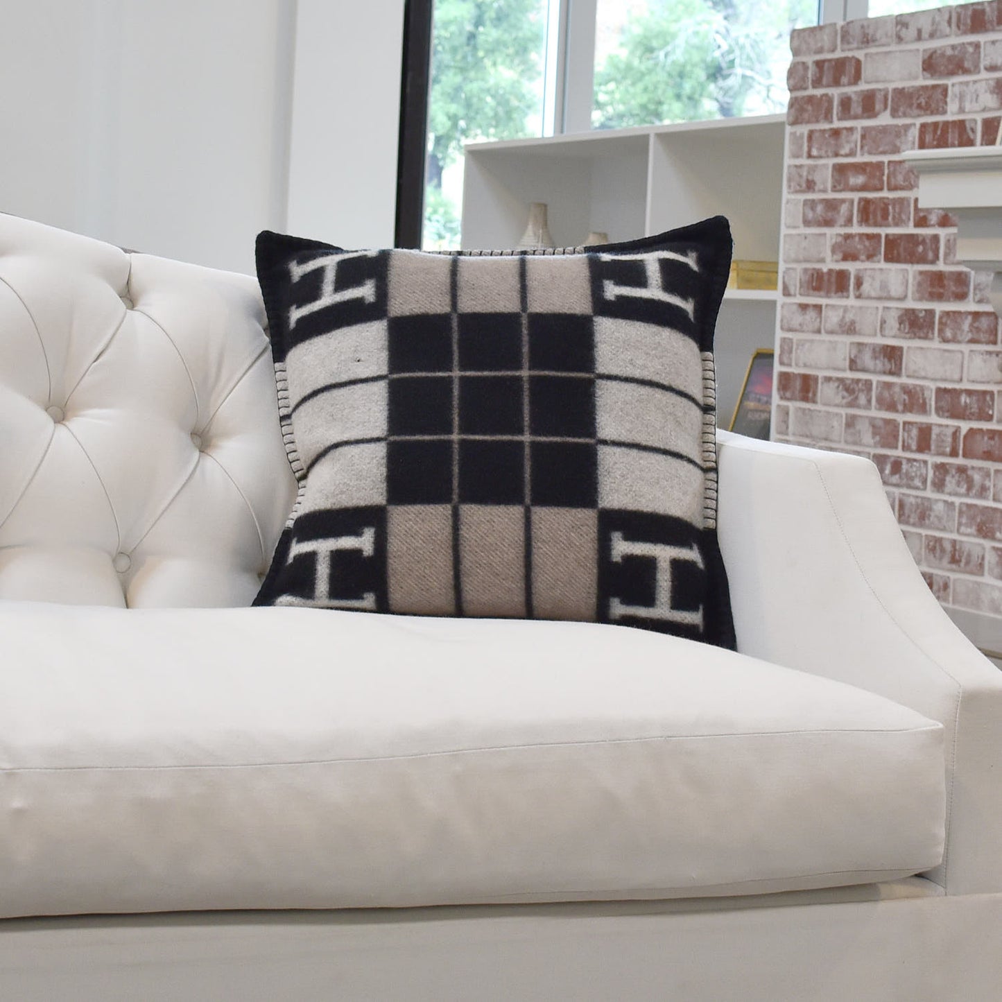 Wool Cashmere Avalon III Pillow PM Ecru Black