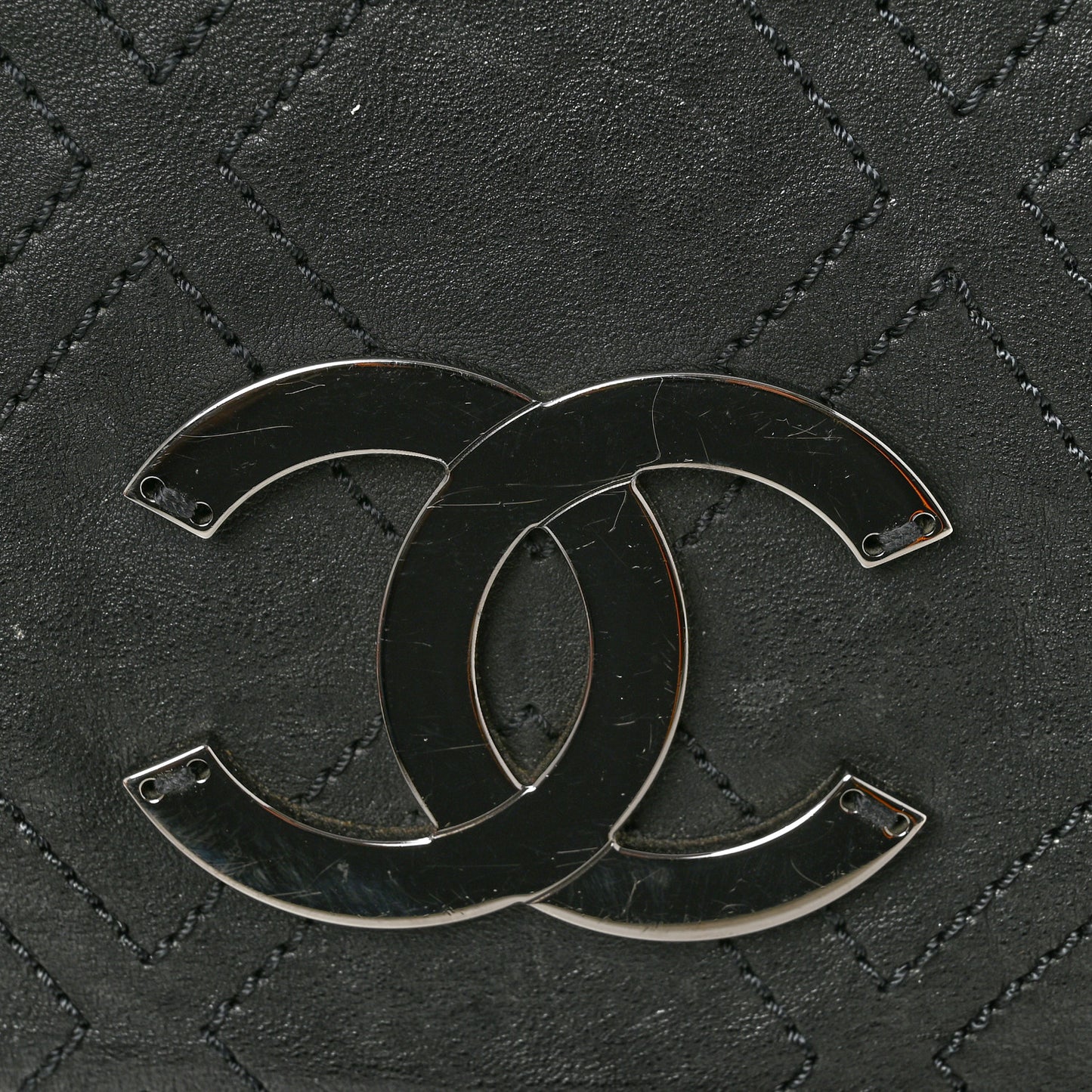 Calfskin Diamond Stitch Large Messenger Black