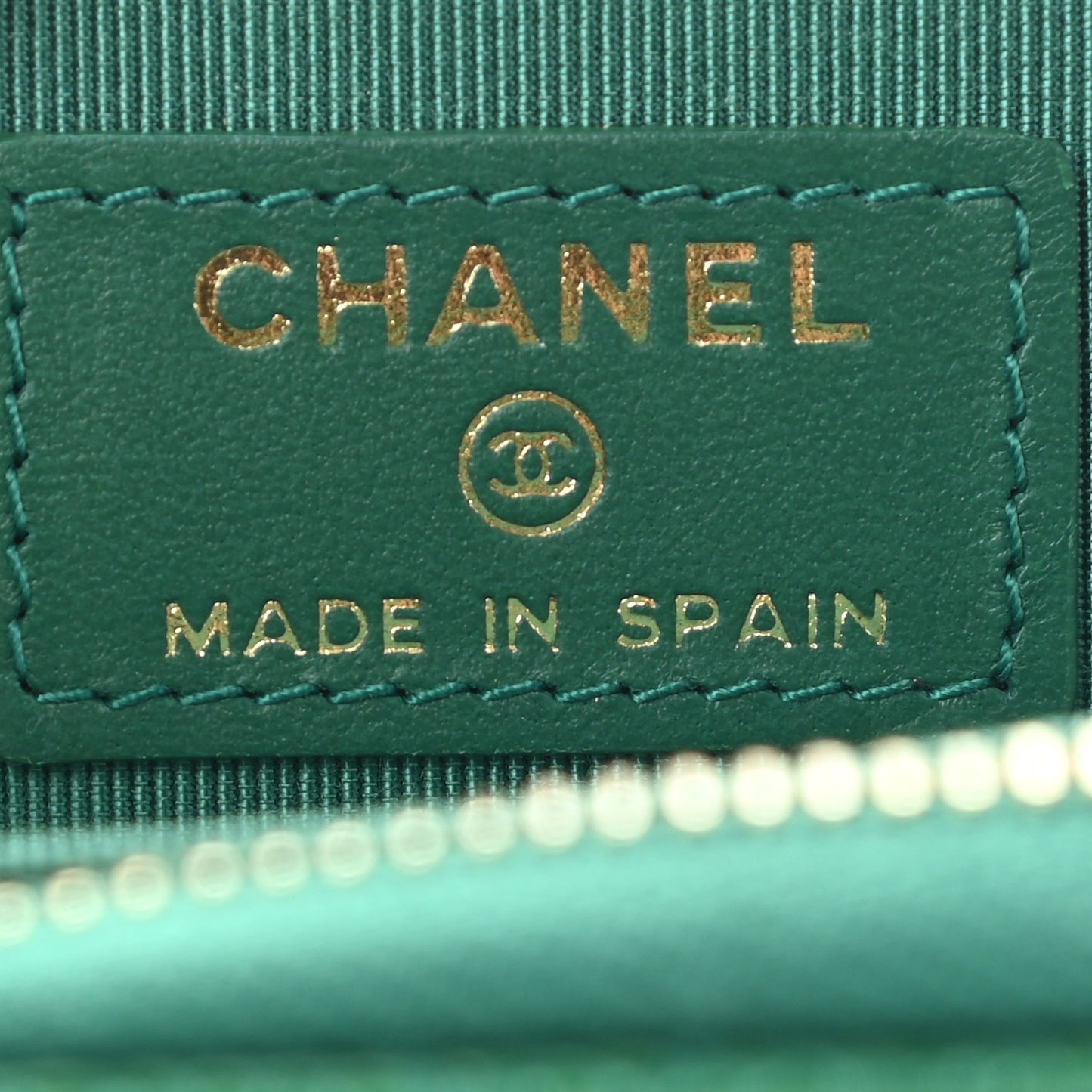 Metallic Caviar Quilted Zip Coin Purse Green