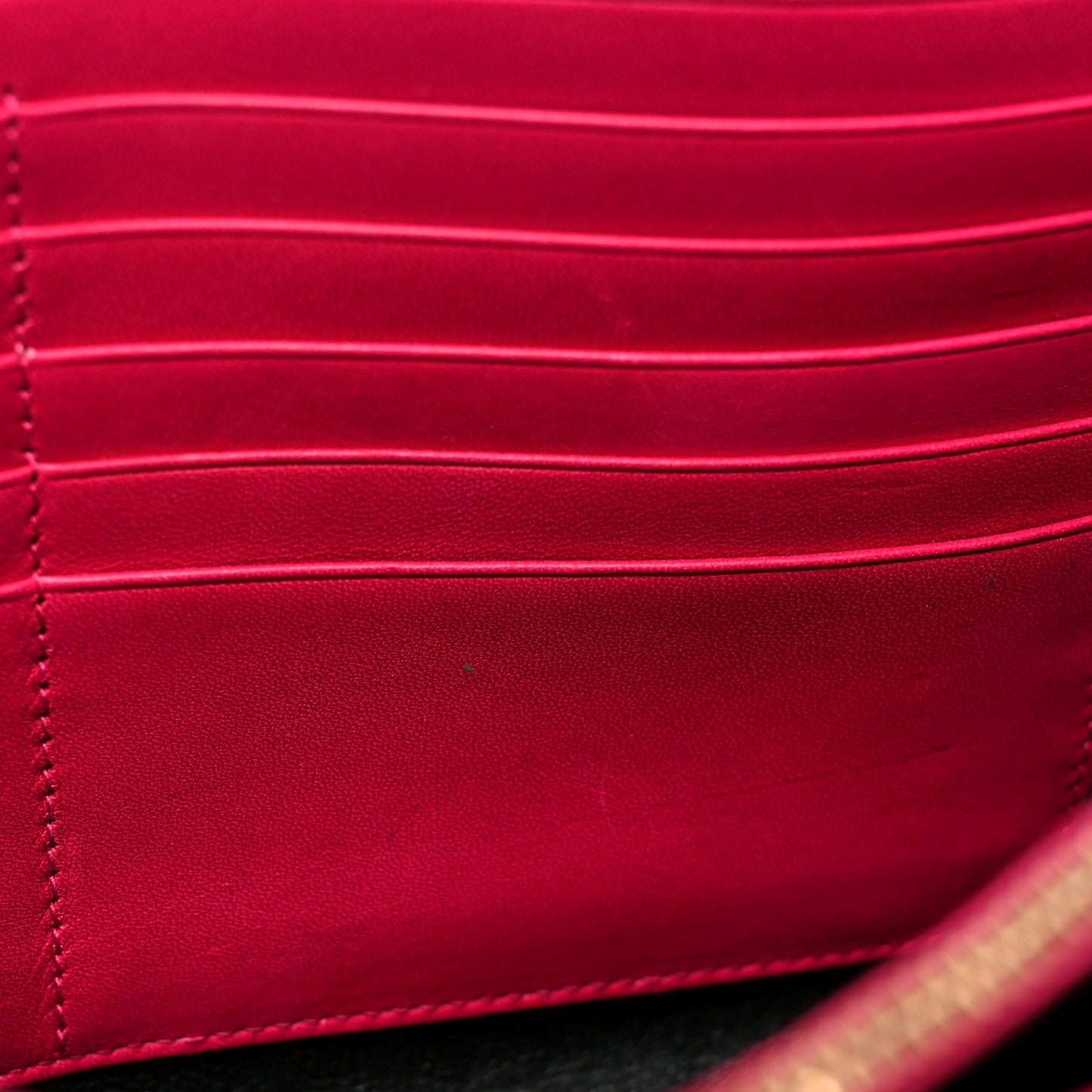 Grain de Poudre Classic Letters Chain Wallet Fuchsia