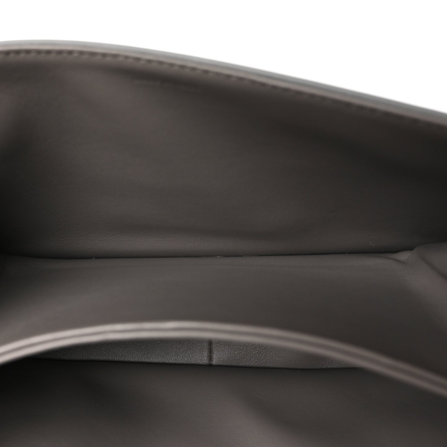 Shiny Calfskin Medium Triomphe Pebble