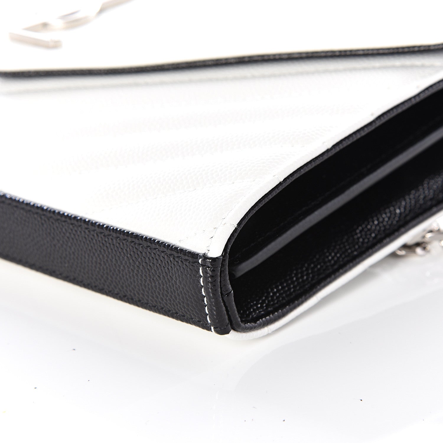 Saint Laurent Grain De Poudre Matelasse Bi-Color Chevron Monogram Chain Wallet White Black 6 of 9