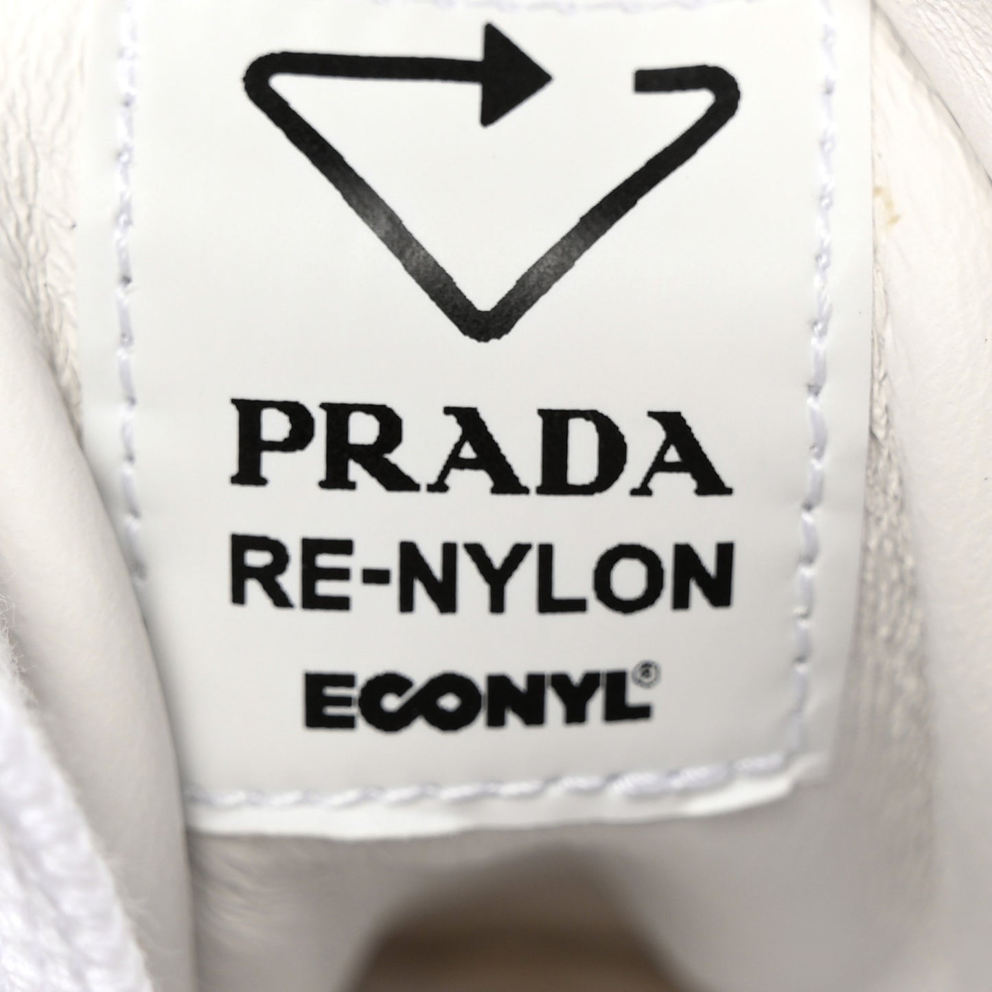 Re-Nylon Triangle Logo Womens Prax 01 45mm Sneakers 38.5 White Black