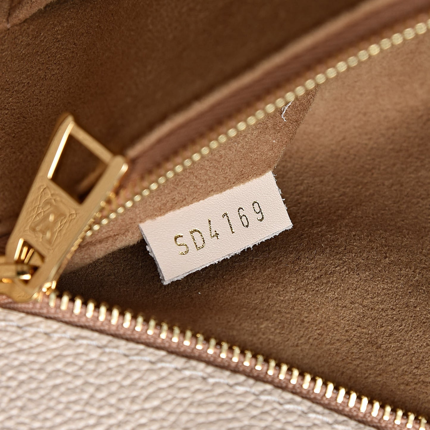 Empreinte Monogram Giant Onthego GM Creme