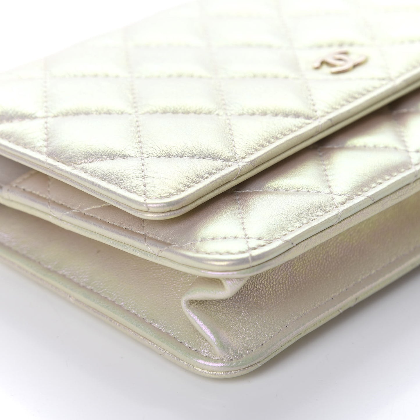 Iridescent Lambskin Quilted Wallet On Chain WOC Ivory