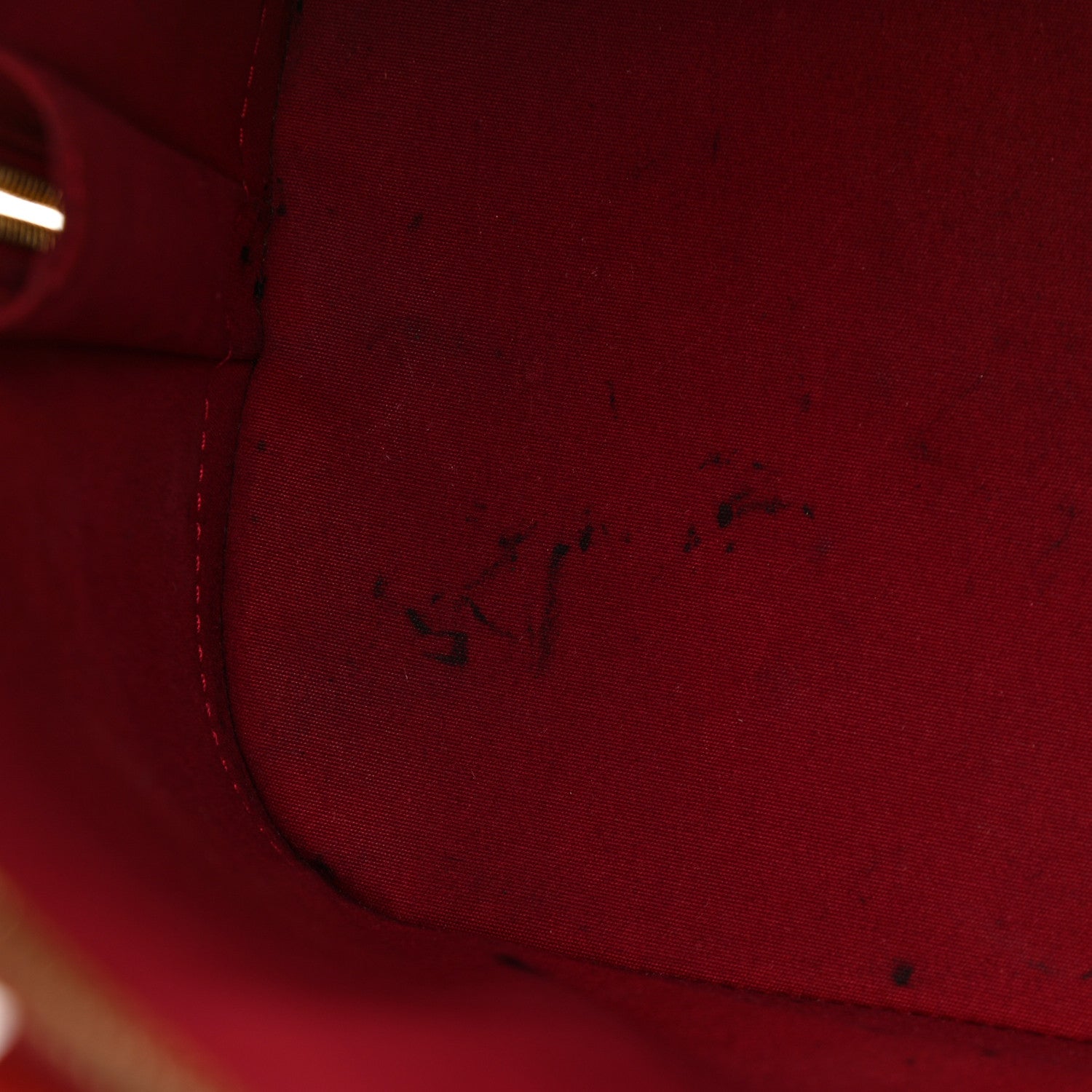 Louis Vuitton Vernis Alma MM Pomme D'Amour 9 of 15