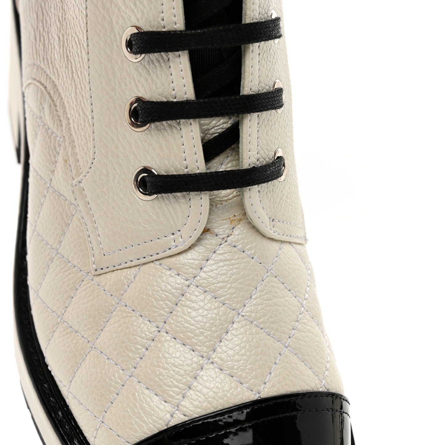 Pearly Calfskin Patent Calfskin Quilted Lace Up Boots 39 White Light Gray Black