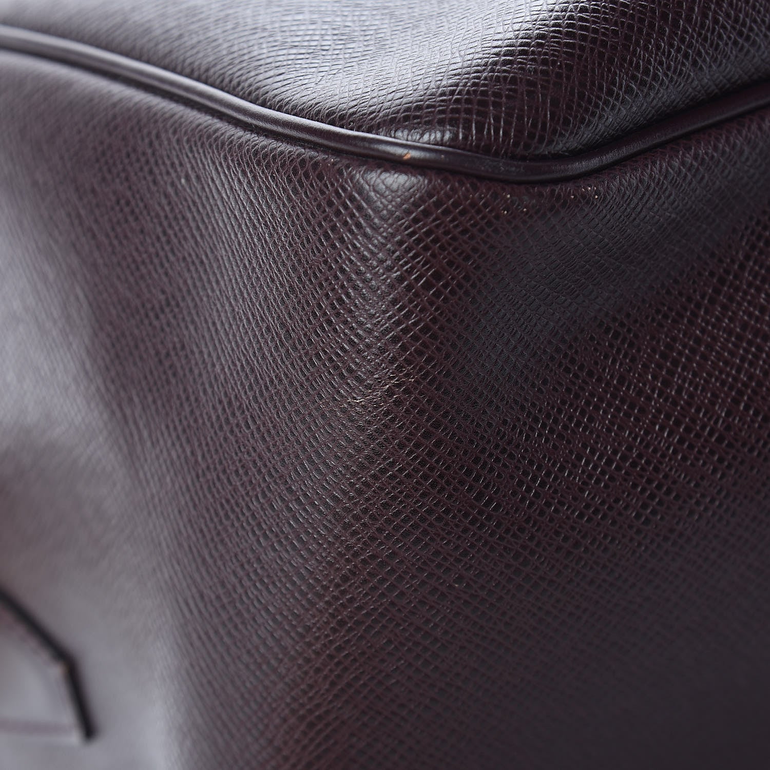 Louis Vuitton Taiga Kendall PM Acajou 13 of 16