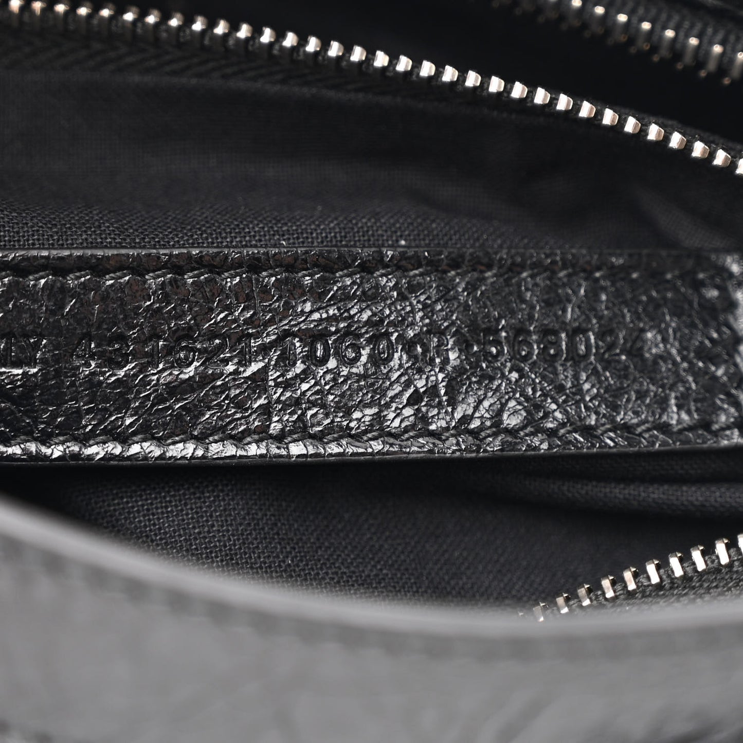 Agneau Classic Hardware S City Logo Strap Black White