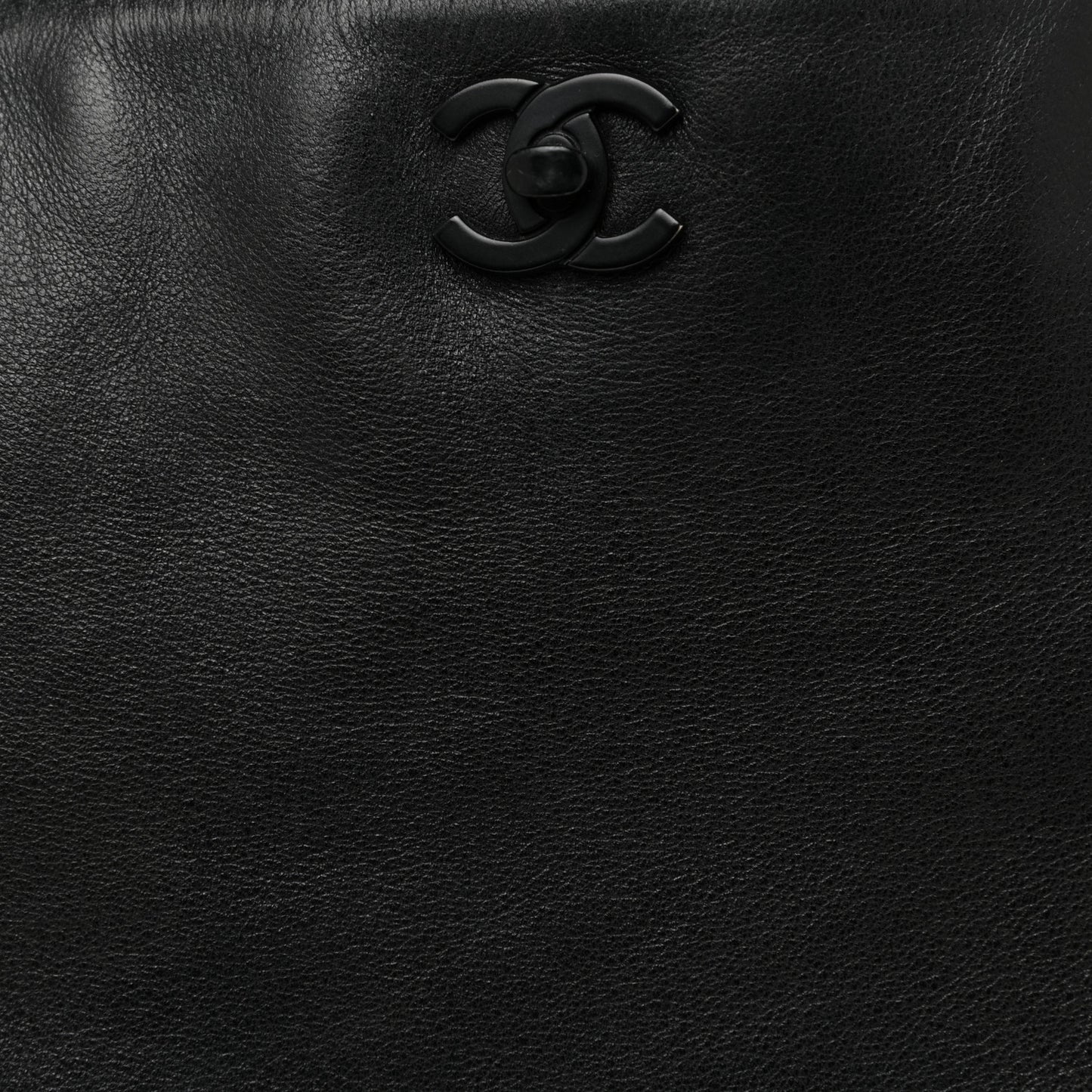 Lambskin Messenger Black