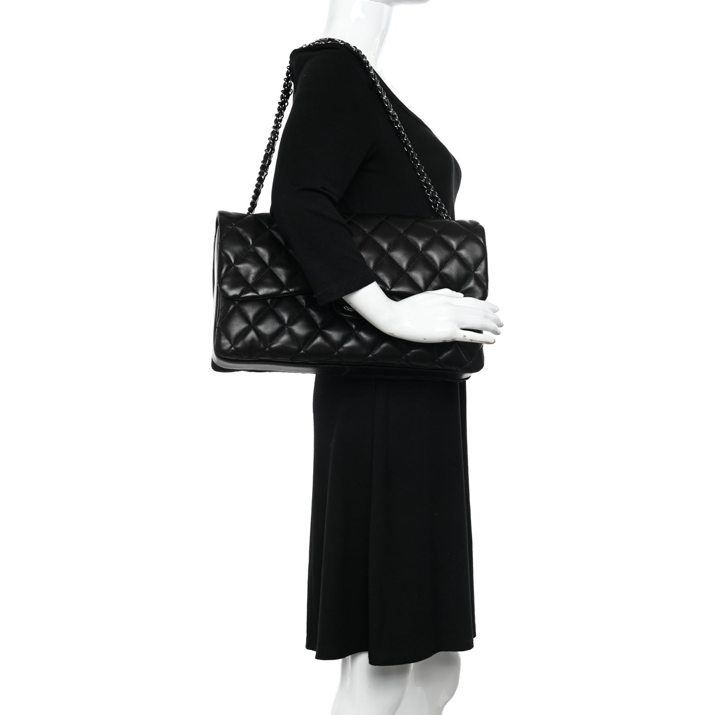 Lambskin Quilted Maxi Chanel 3 Flap Black