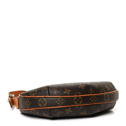 Louis Vuitton Monogram Croissant PM 3 of 9