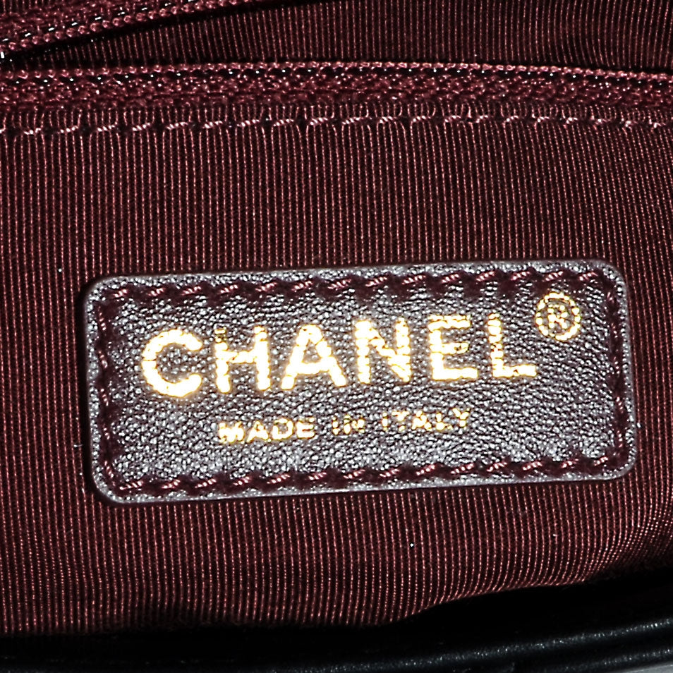 Calfskin Diamond Debossed Medium Cosmos Flap Black