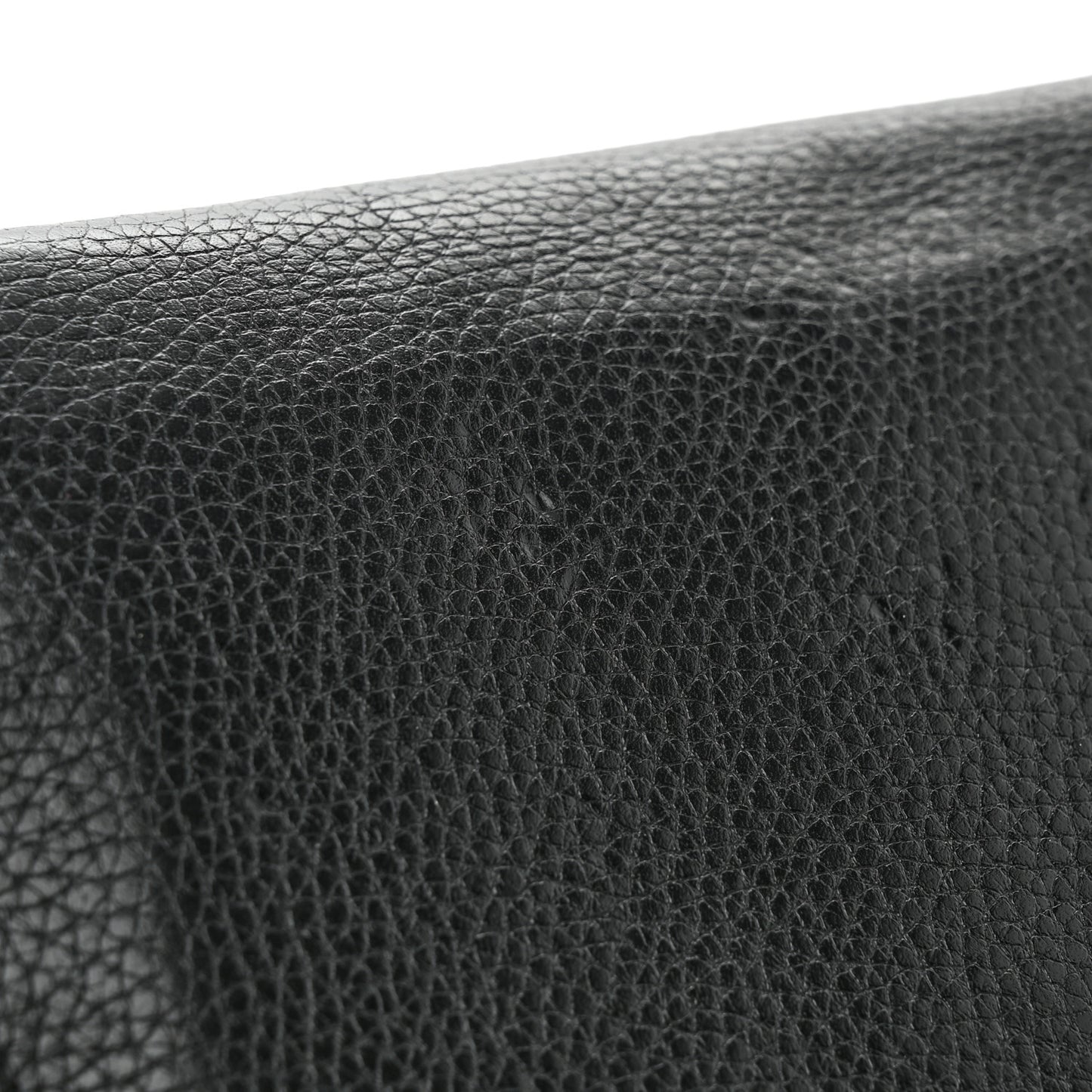 Pebbled Calfskin Soho Wallet On Chain Black