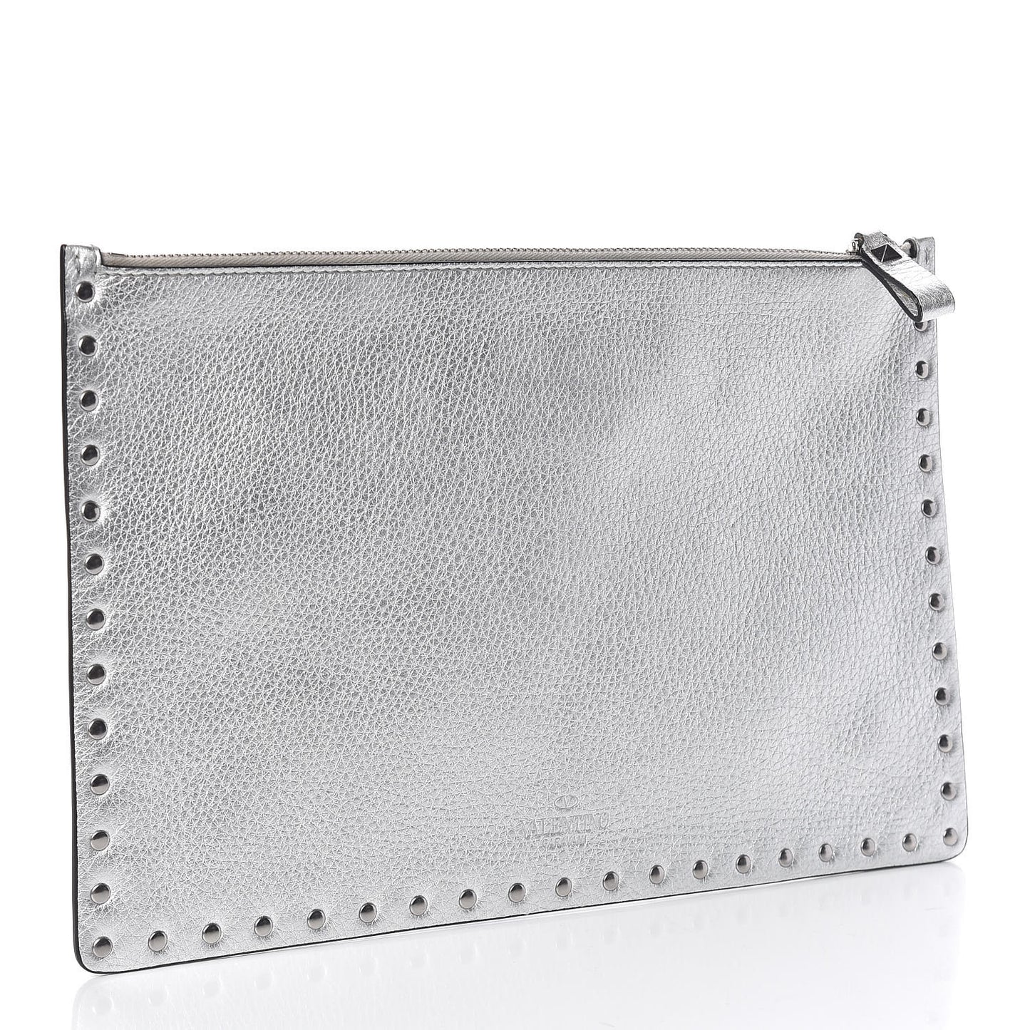 Metallic Pebbled Calfskin Large Rockstud Zip Pouch Silver
