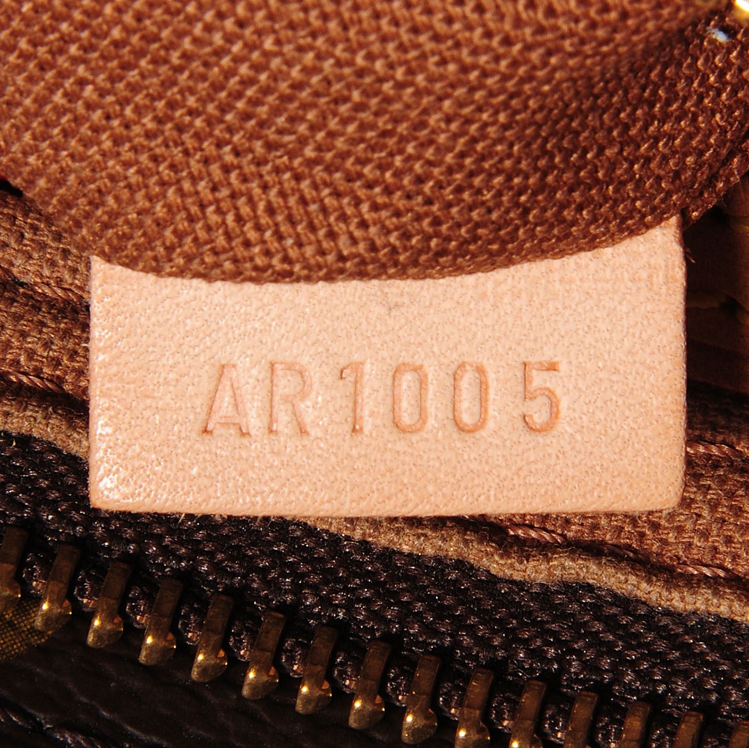 Louis Vuitton Monogram Trotteur 7 of 7