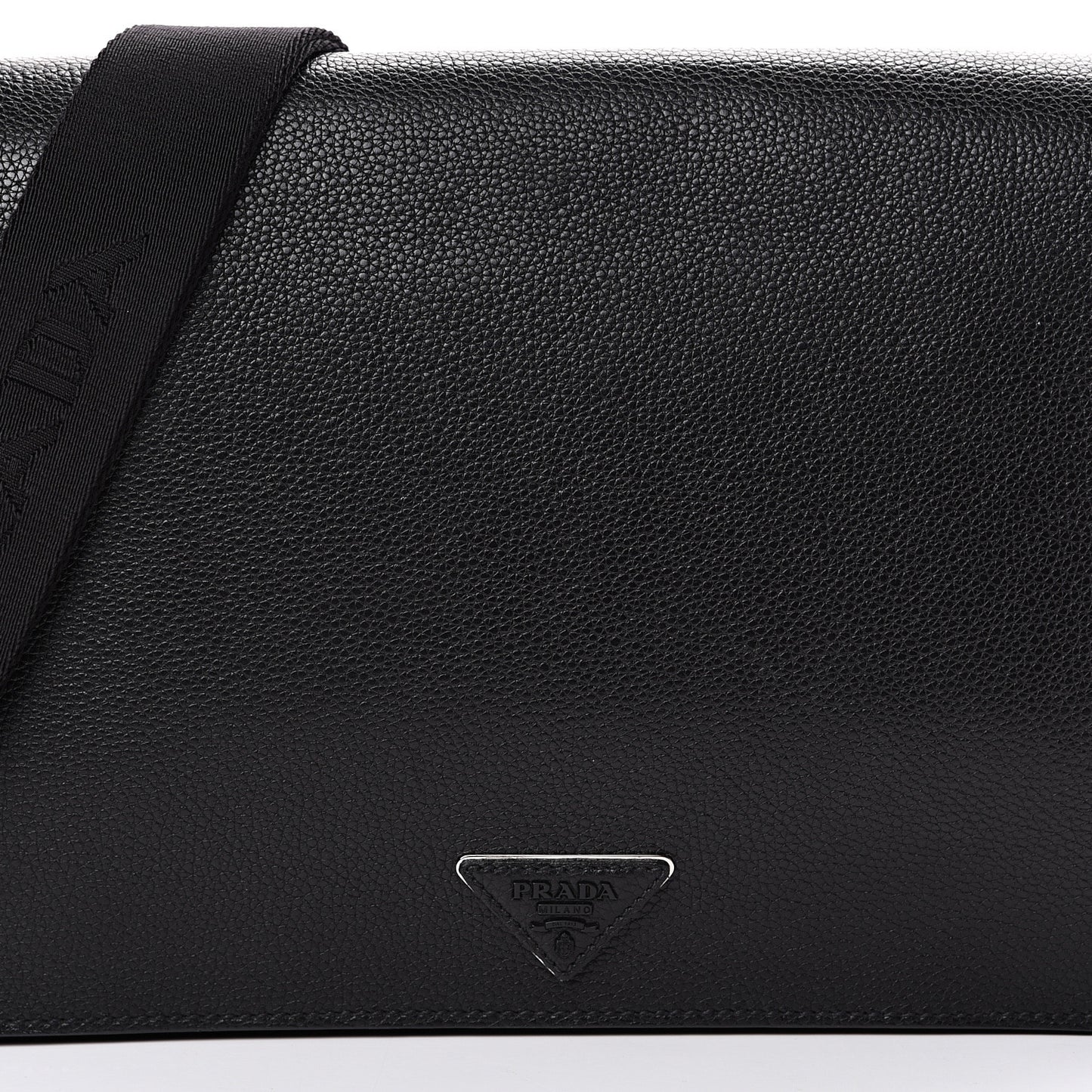 Vitello Phenix Messenger Satchel Black