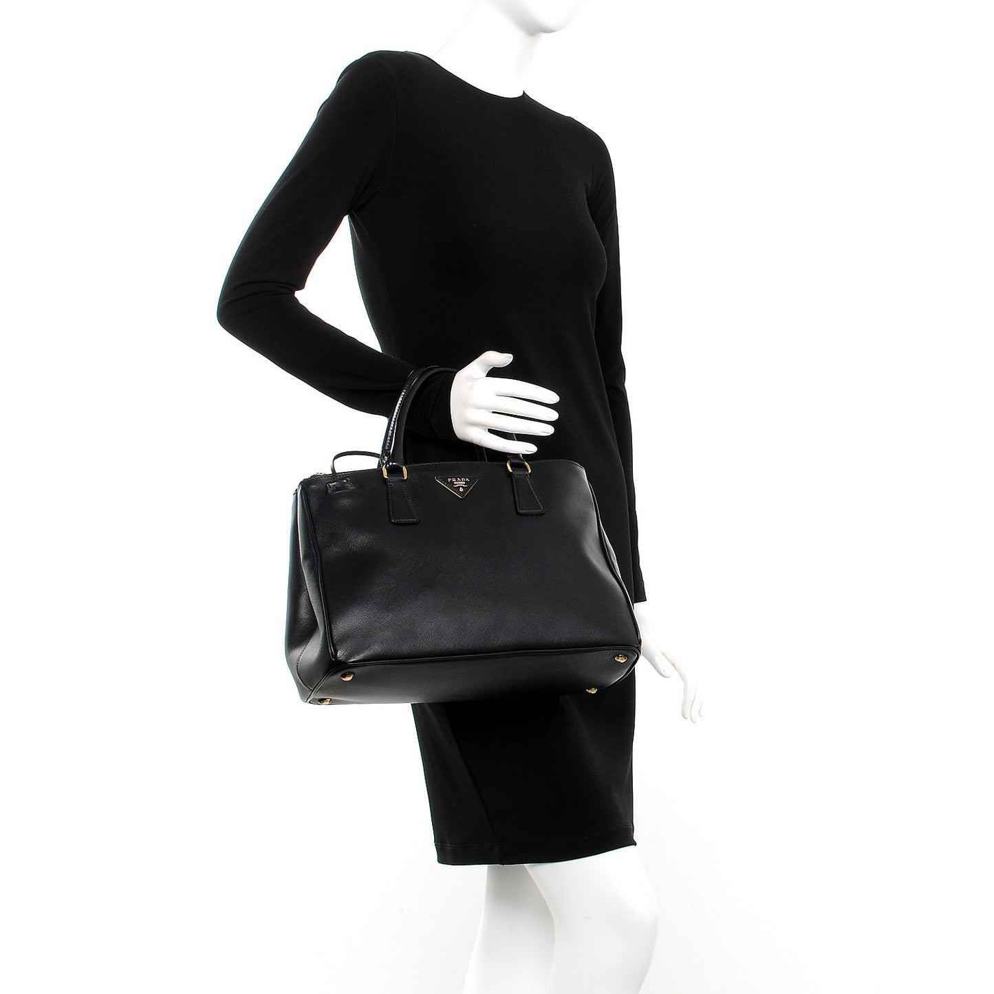 Saffiano Medium Galleria Double Zip Tote Black