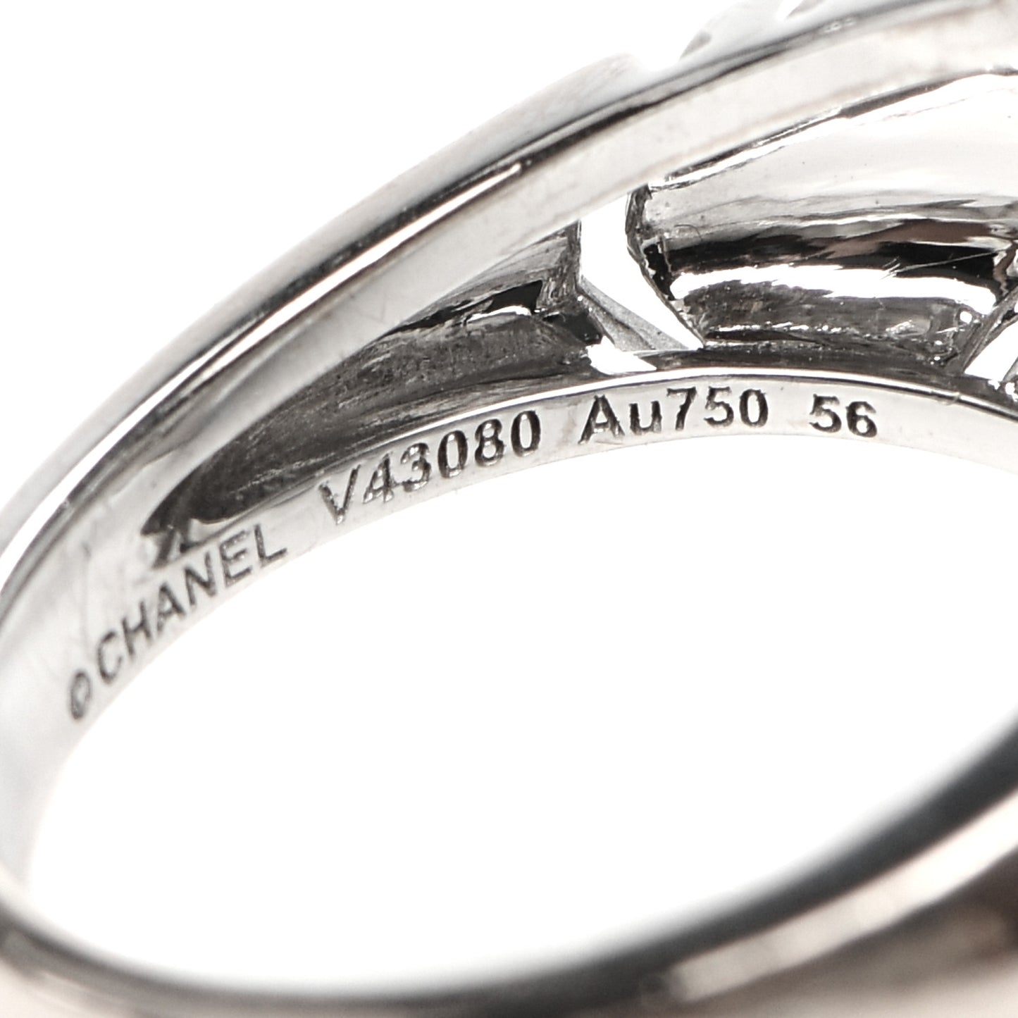 18K White Gold Diamond Sous Le Signe Du Lion Ring 54 7
