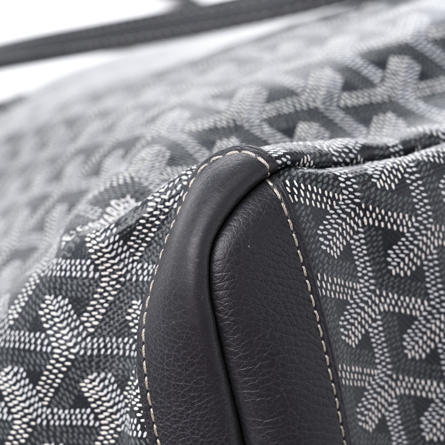 Goyardine Artois MM Grey