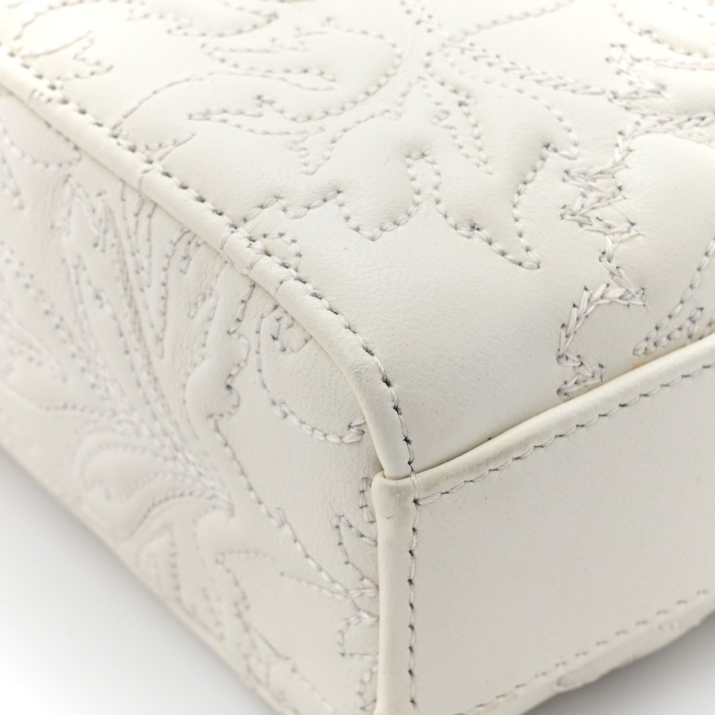 Calfskin Ornamental Embroidered Lady D-Joy White