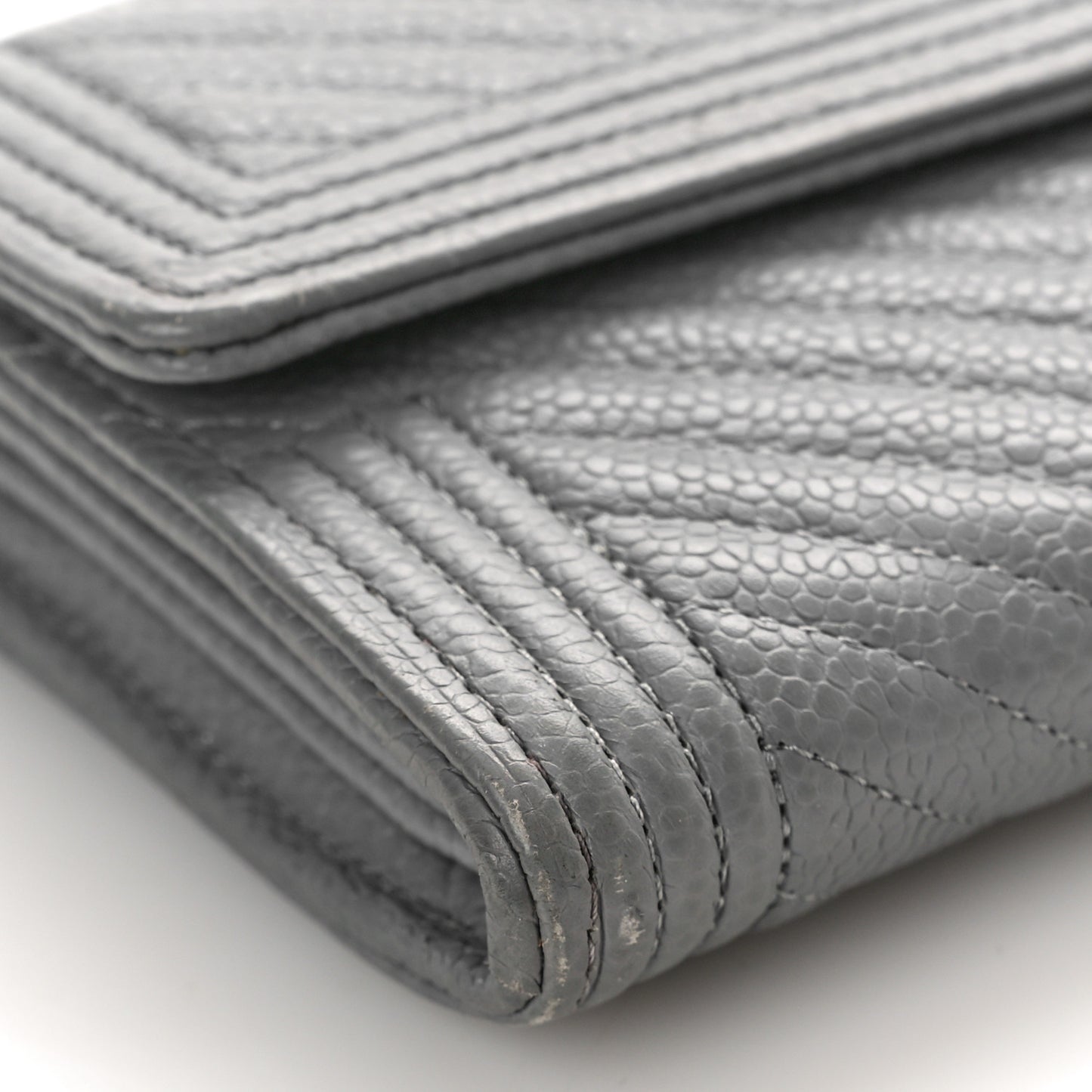 Caviar Chevron Quilted Large Boy Gusset Flap Wallet Grey