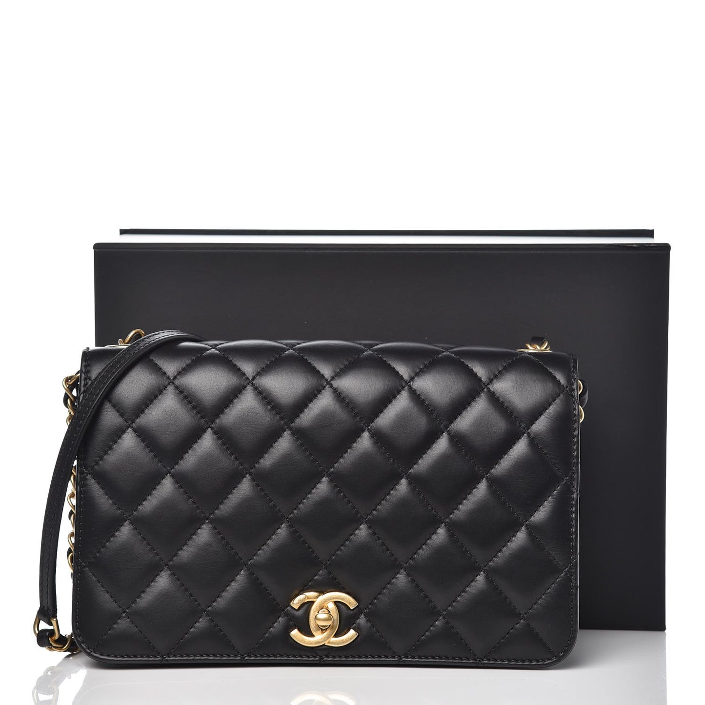 Calfskin Quilted Medium Everyday Chic Single Flap Black