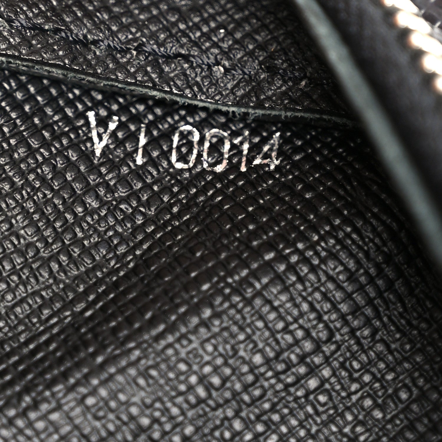 Louis Vuitton Taiga Baikal Pochette Ardoise 7 of 10