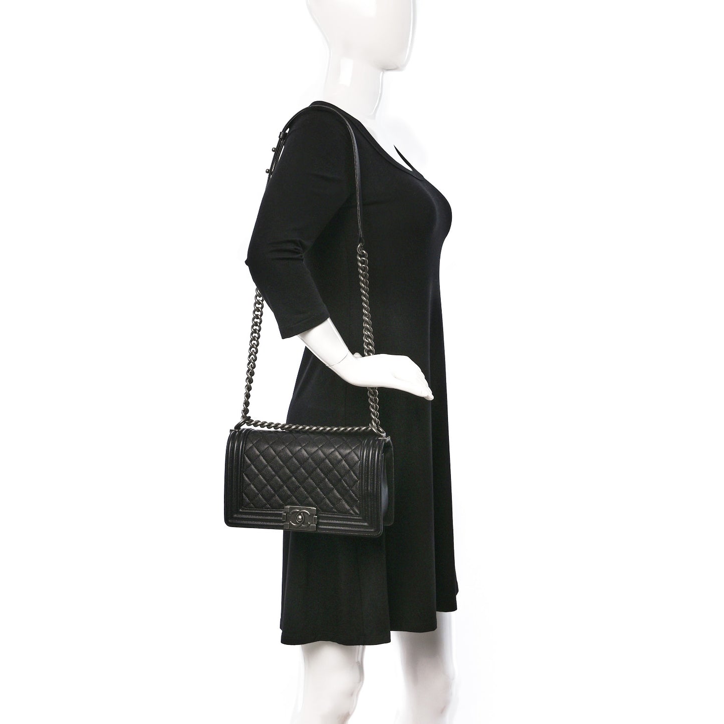 Caviar Quilted Medium Boy Flap Black