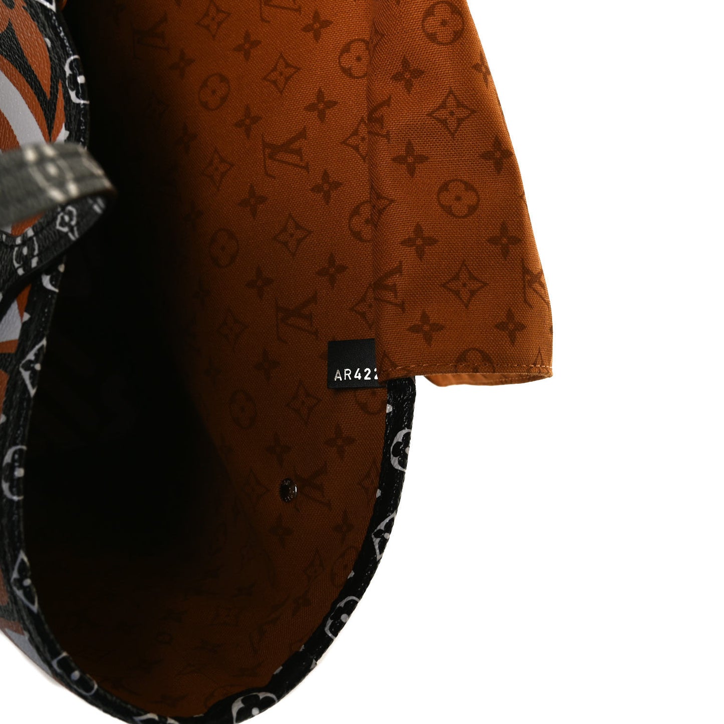Monogram Giant Crafty Neverfull MM Creme Caramel