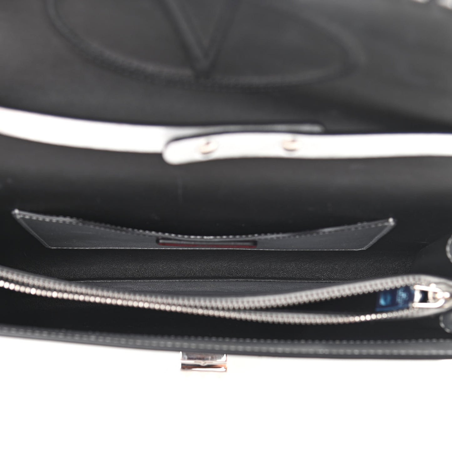 Vitello Rockstud No Limit Shoulder Bag Silver