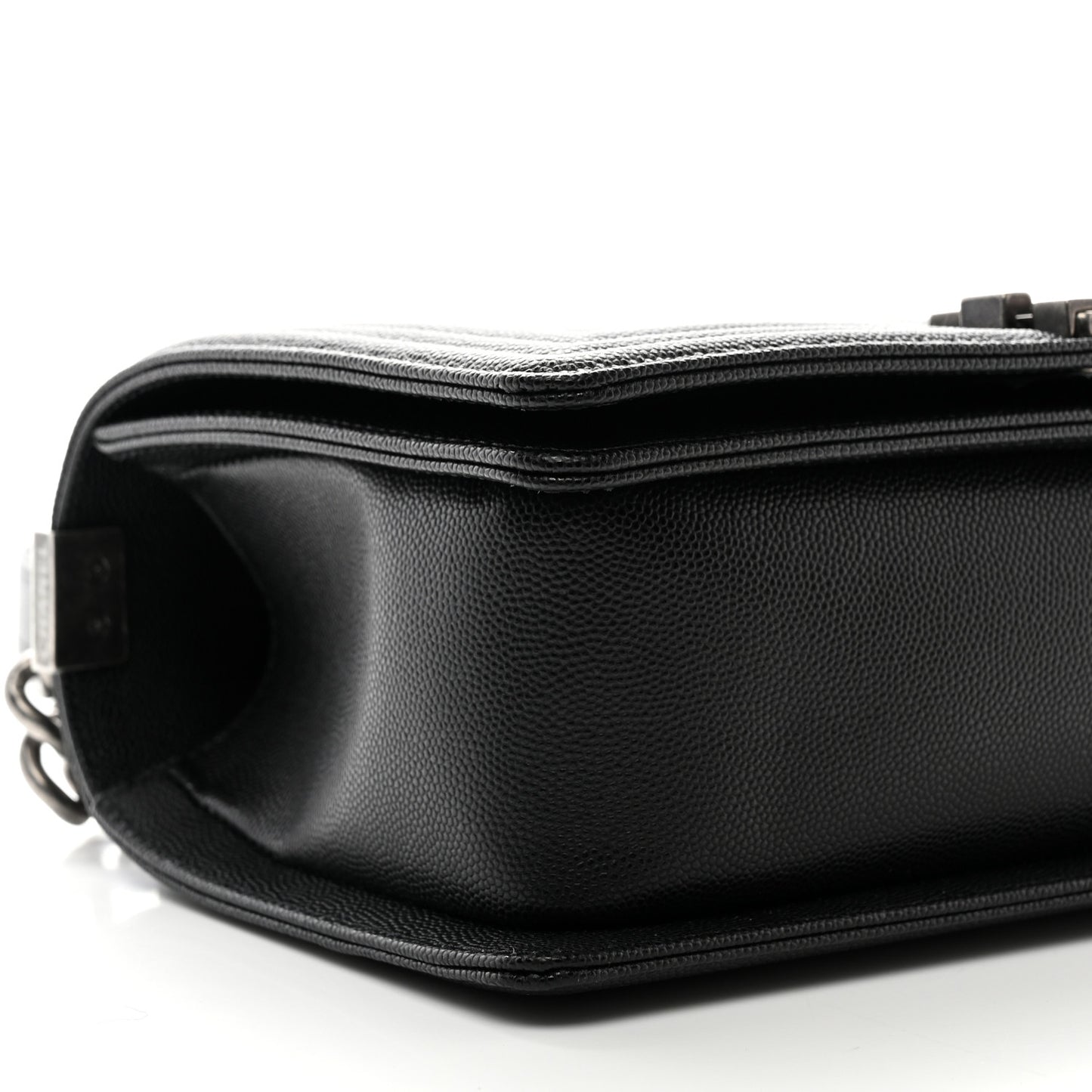 Caviar Quilted Medium Boy Flap Black