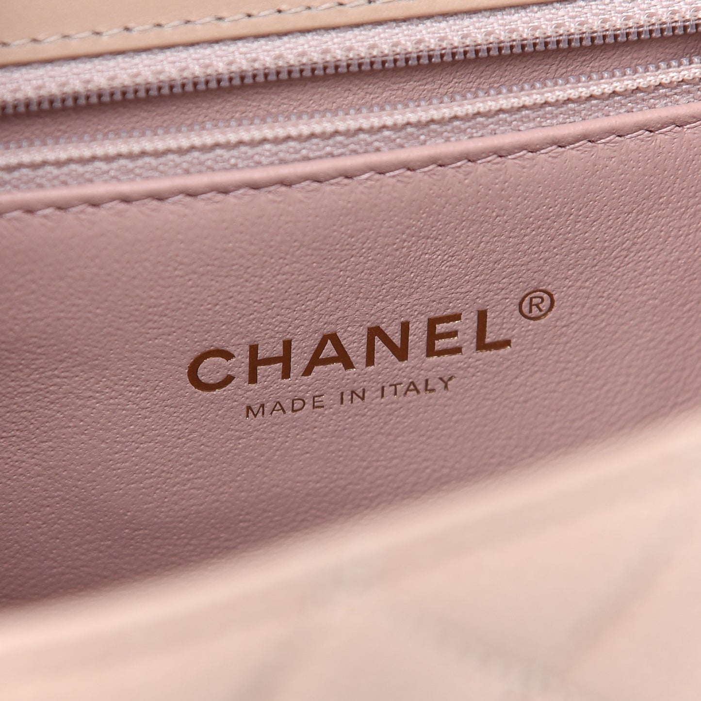 Caviar Quilted Medium CC Filigree Flap Beige