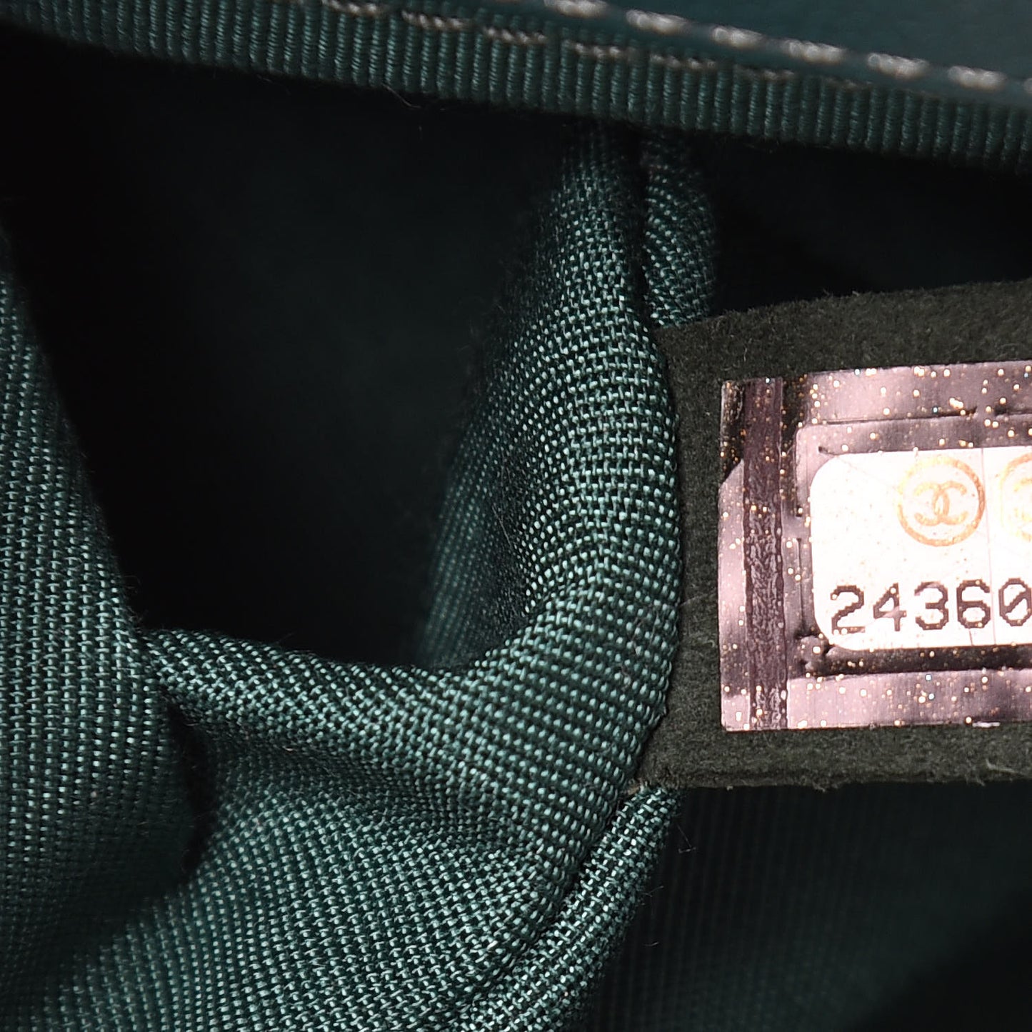 Caviar Quilted Medium Boy Flap Green