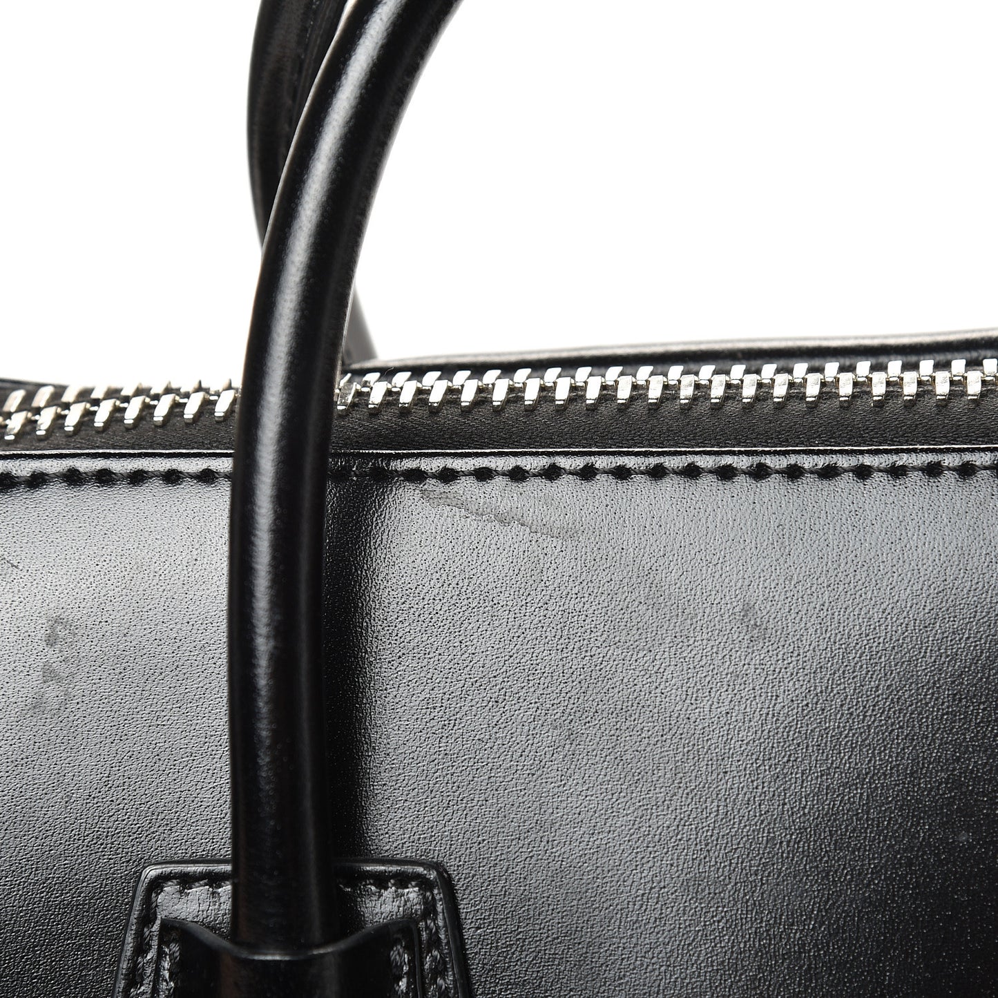 Shiny Lord Calfskin Medium Antigona Black