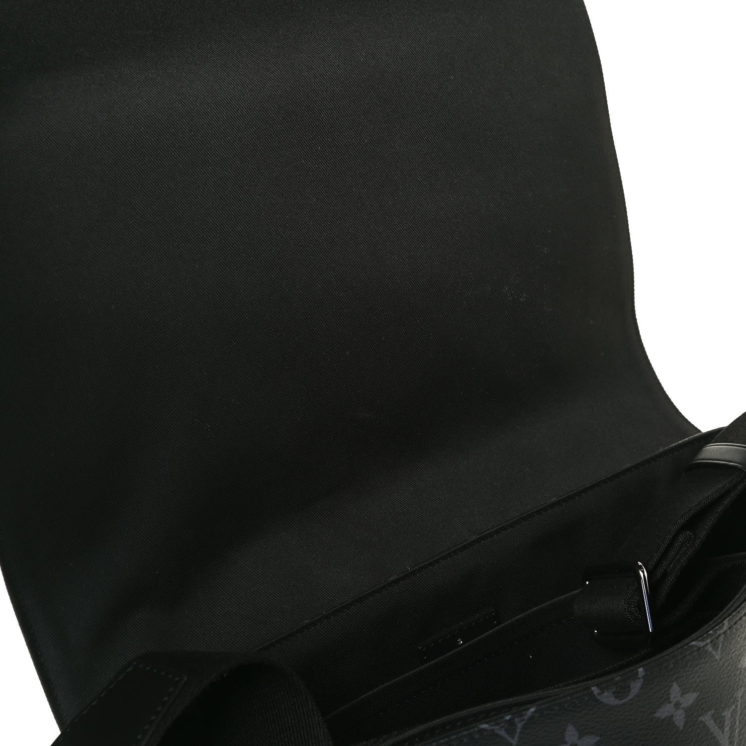 Louis Vuitton Monogram Eclipse District MM 12 of 13