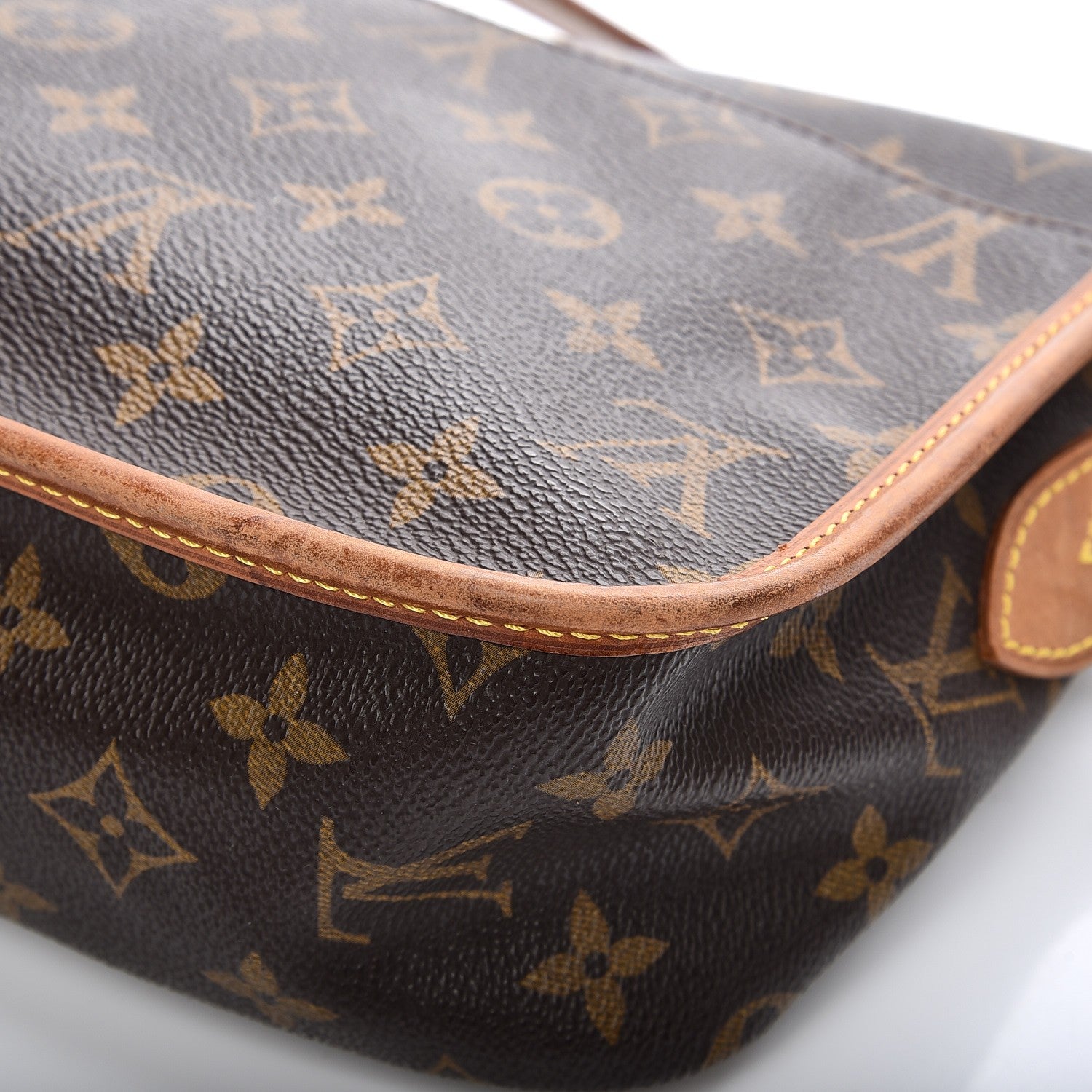 Louis Vuitton Monogram Sac Gibeciere 16 of 19