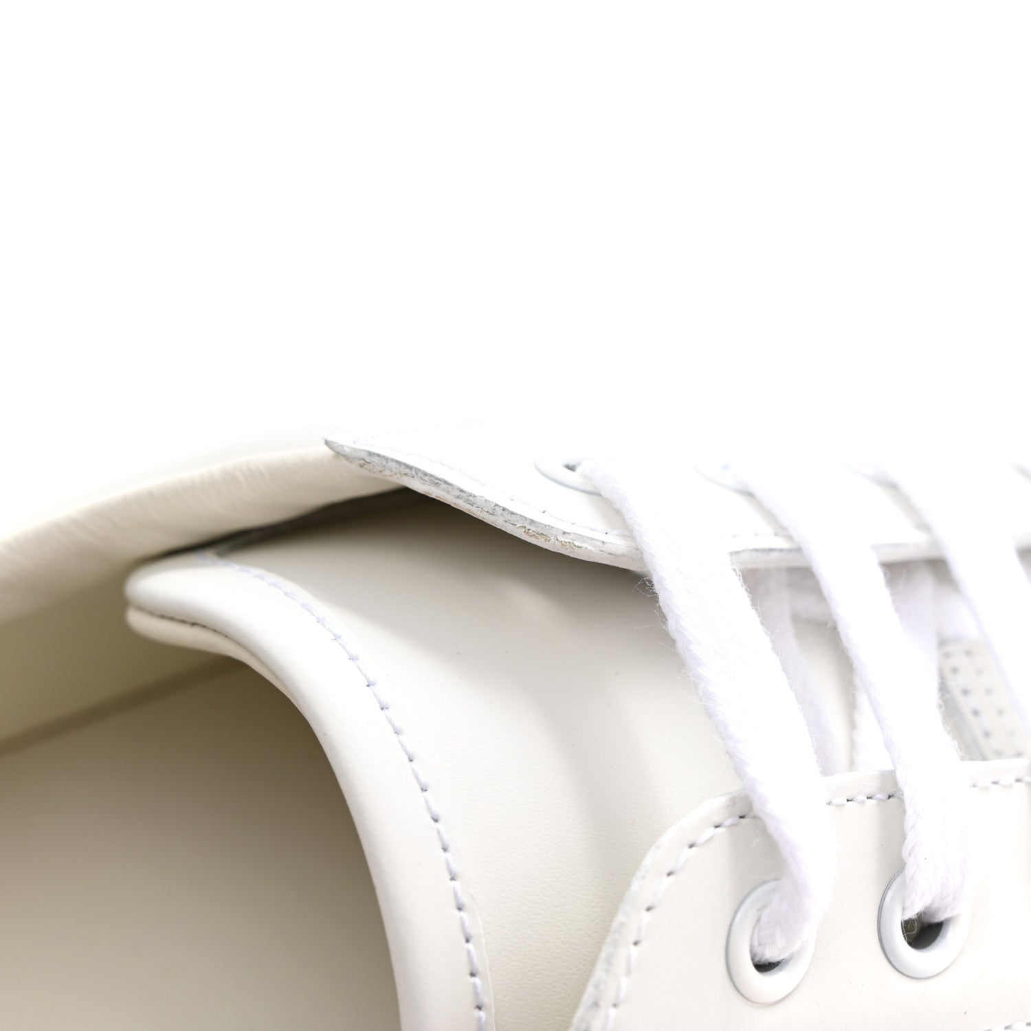 Gucci Calfskin Interlocking G Perforated Mens Ace Sneakers 9.5 White Grey Sky 10 of 10