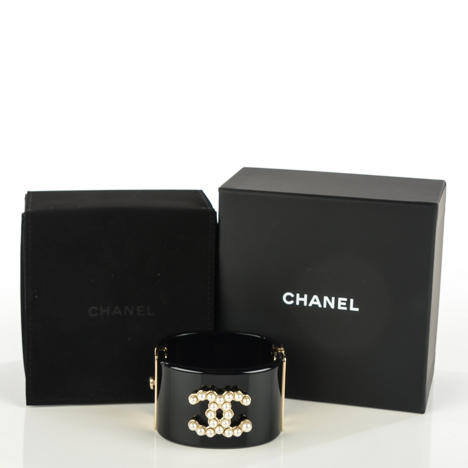 Chanel Resin Pearl CC Cuff Black 4 of 5