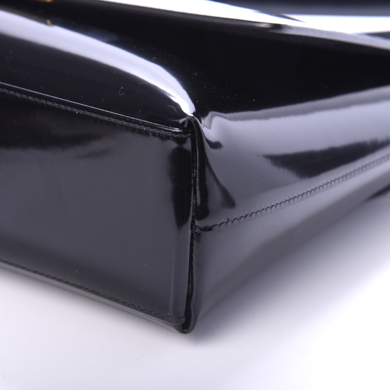 Saint Laurent Patent Le 90 Shoulder Bag Black 8 of 9